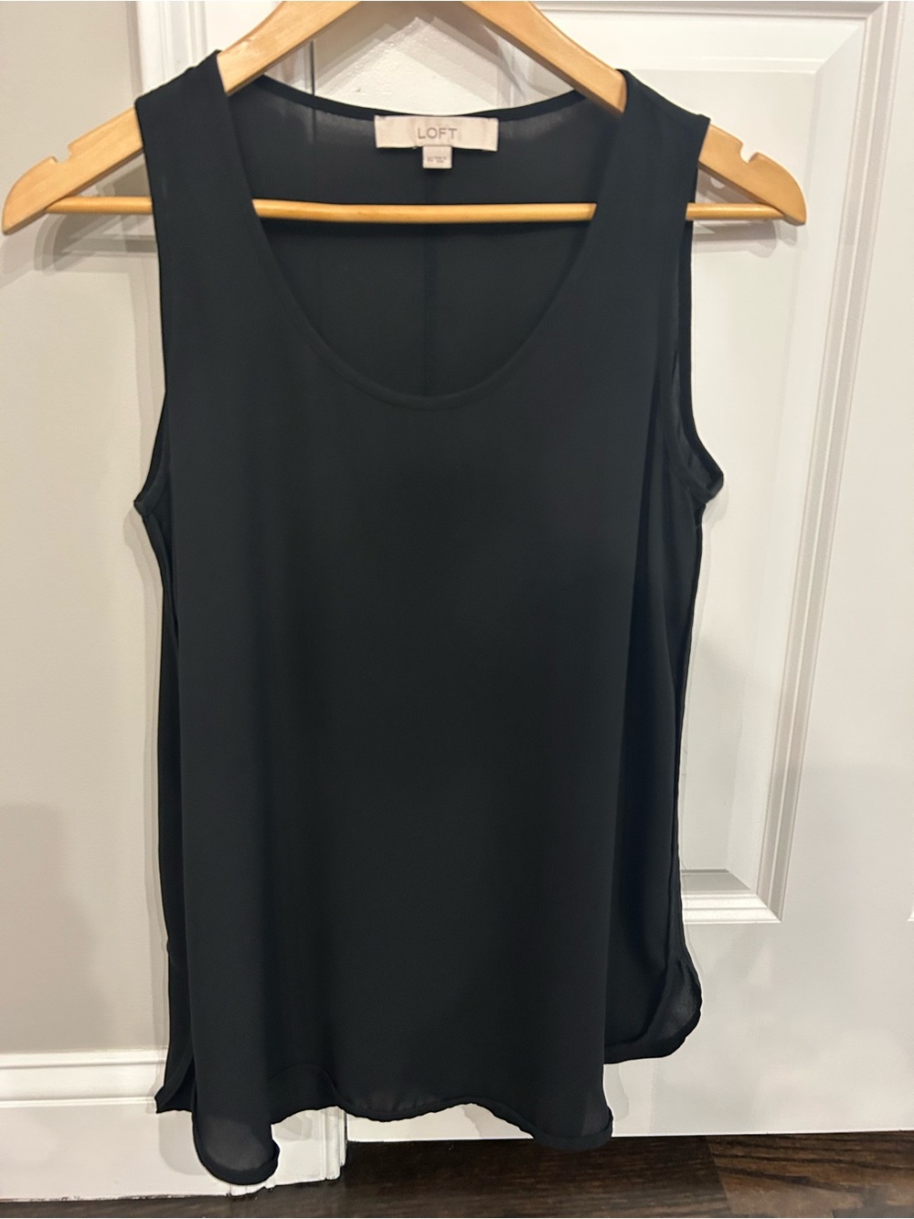 LOFT Black Sleeveless Scoop Neck top